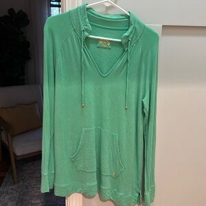 COPY - EUC Wore Once! Cassi Lilly pullover. Beautiful green